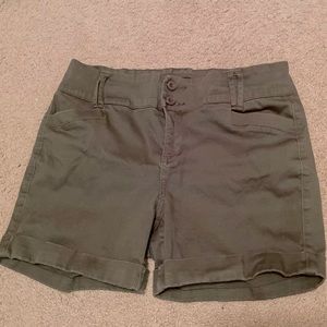 Green high waist short shorts